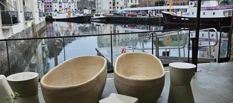 イン ザ ハート オブ ブロスンデット！ フリー エクウィップト 3 ベッドルーム アパートメント