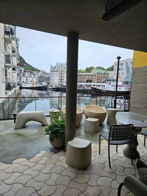 Leilighet, 3 soverom, tilgjengelighetstilpasset | Utendørsservering