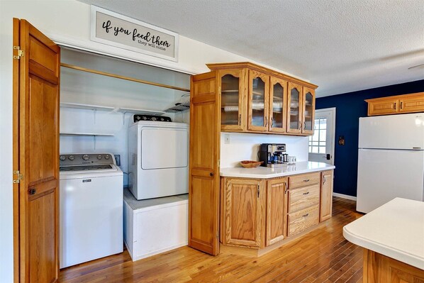Microwave, oven, stovetop, dishwasher