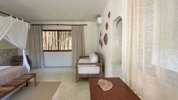 Classic House, Lanai, Garden View | 7 bilik tidur, seterika/papan seterika, Wi-fi percuma