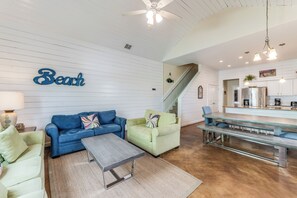 TV - Spacious townhome with community pool! (Port Aransas)