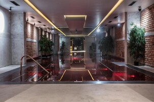 Couples treatment rooms, aromatherapy, facials, massages