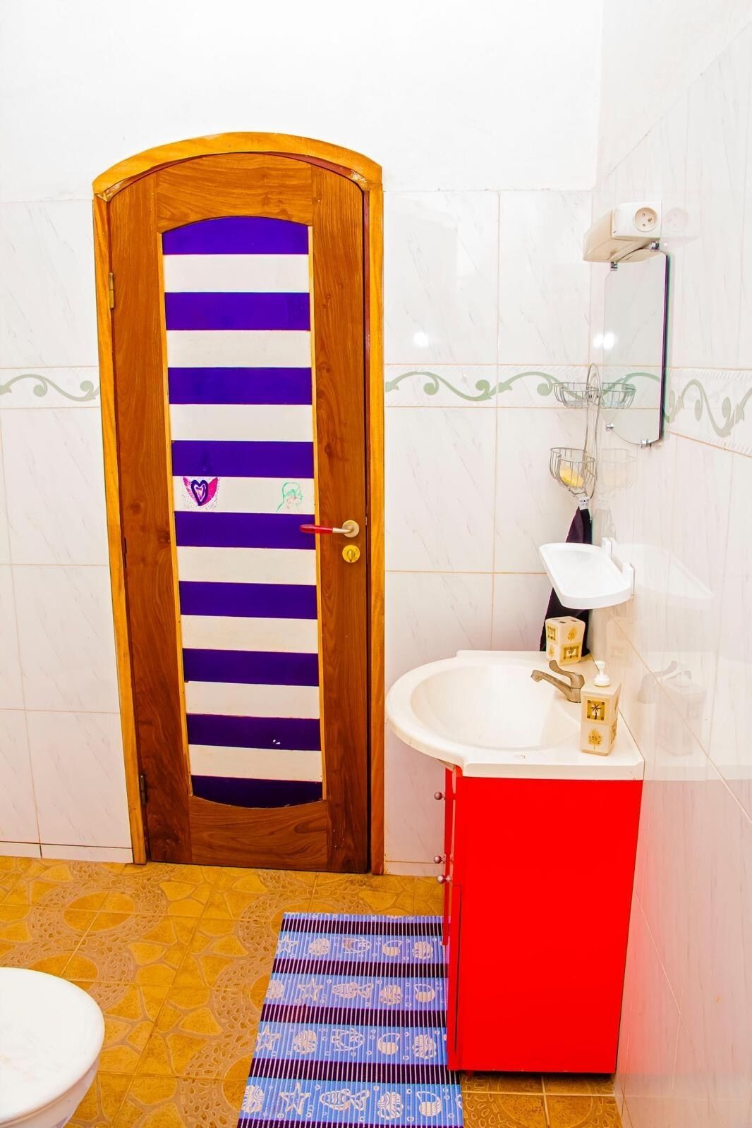 Shower, towels, soap, toilet paper