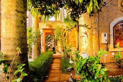 Large, beautiful wooded house in a unique vintage style, with 650m² of living space