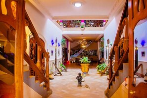 Interior - Large, beautiful wooded house in a unique vintage style, with 650m² of living space (Akassato)