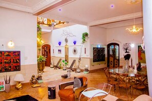 Interior - Large, beautiful wooded house in a unique vintage style, with 650m² of living space (Akassato)