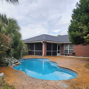 Pool - Peace and Serenity (Navarre)