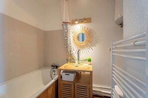 Ducha y secador de pelo