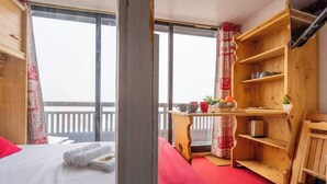 1 室のベッドルーム、WiFi