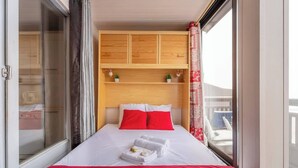 1 室のベッドルーム、WiFi