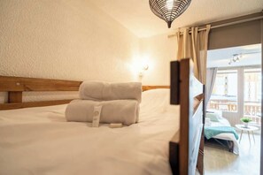 1 室のベッドルーム、WiFi、ベッドシーツ