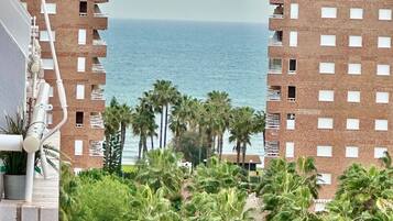 Apartment, 2 Bedrooms, Balcony | Property grounds