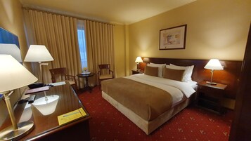 Superior dubbelrum | Allergitestade sängkläder, Select Comfort-madrasser och minibar