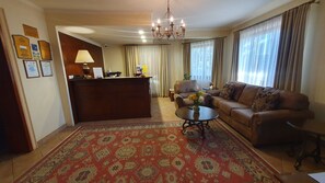 Reception - Hotel GARDEN Club (Brasov)