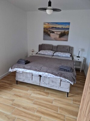 1 bedroom, free WiFi, bed sheets - The Emilia House reflects warmth and hospitality. (Sieroslaw)