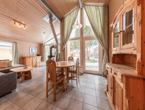 House | Dining - Ferienhaus mit Sauna im Ferienpark Mirow (Mirow)