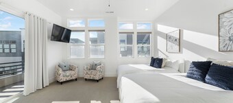 Villa #17 at Bloomington Country Club: Pool, Golf, Restaurant