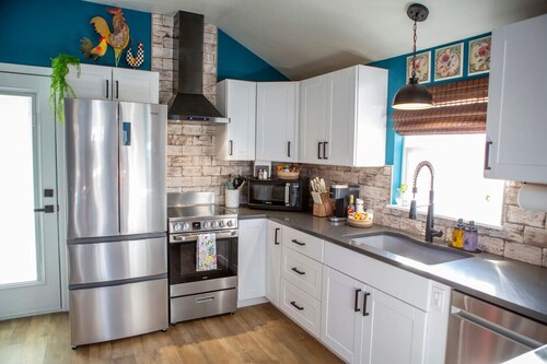 Stylish & Romantic with Hot Tub