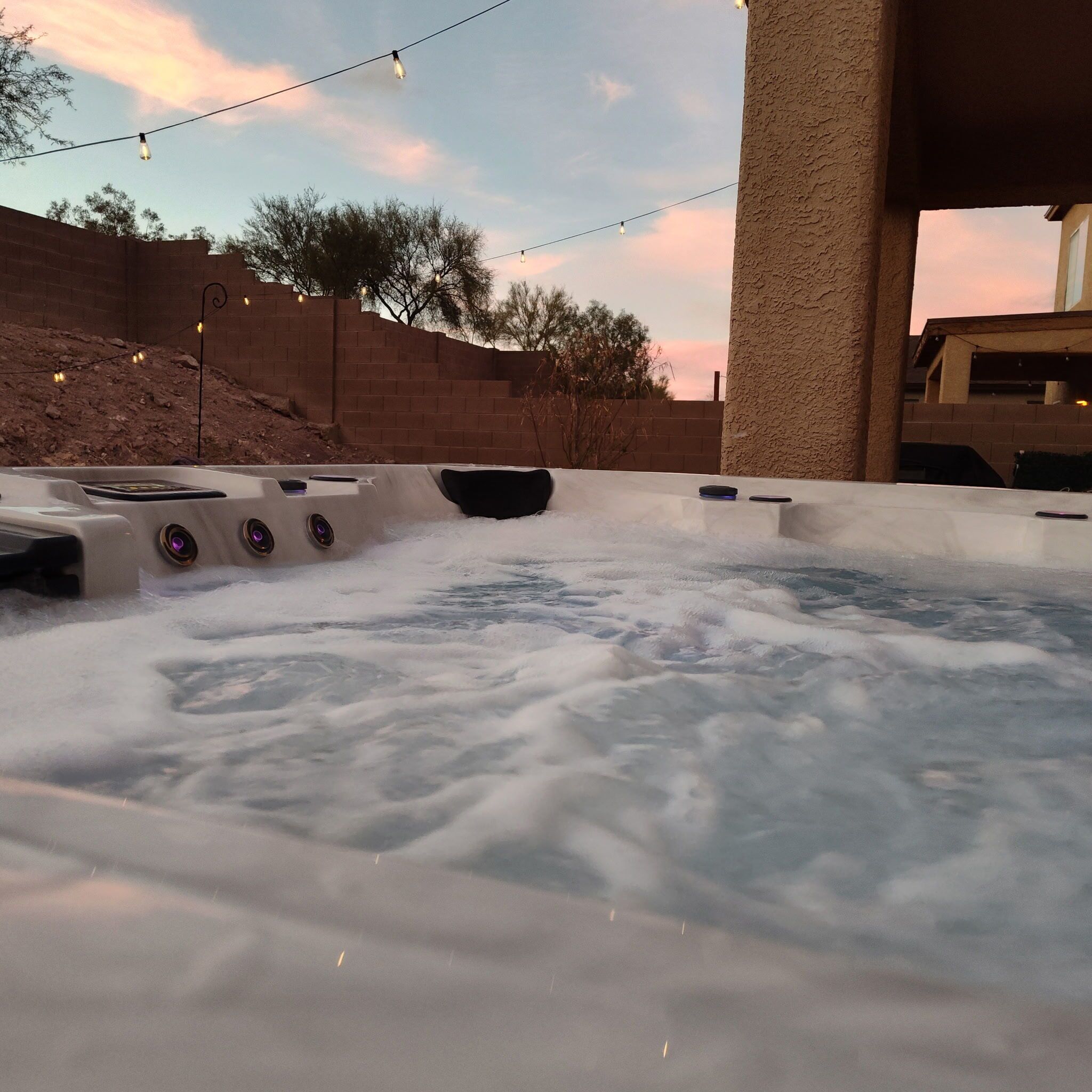 Outdoor spa tub
