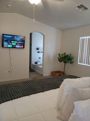 4 chambres, bureau, fer et planche à repasser, Wi-Fi gratuit