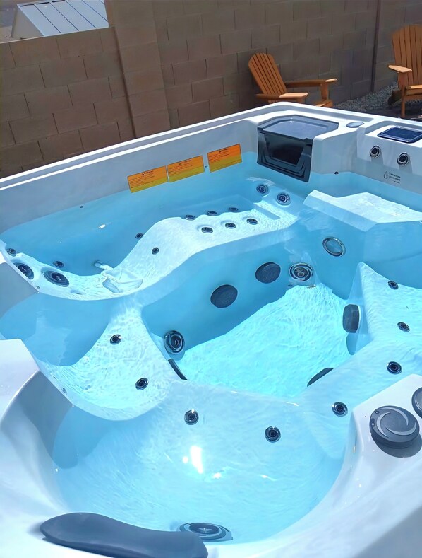 Bain à remous extérieur