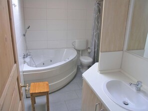 House | Bilik Mandi