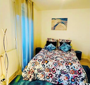 1 chambre, fer et planche à repasser, Wi-Fi, draps fournis