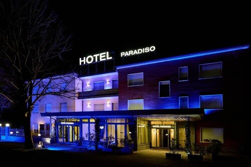 HOTEL PARADISO