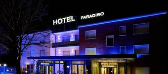 HOTEL PARADISO