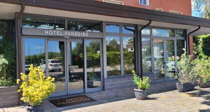 HOTEL PARADISO