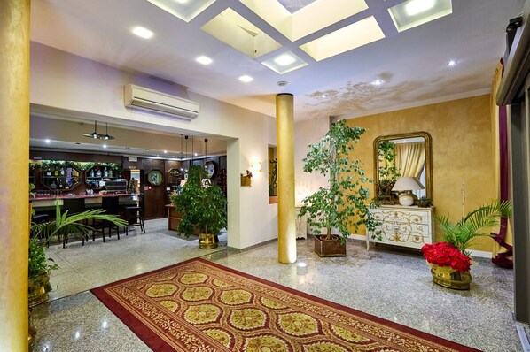 Reception - HOTEL PARADISO (Malalbergo)