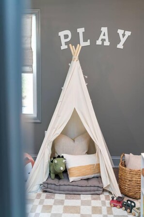 3 bedrooms, WiFi, bed sheets