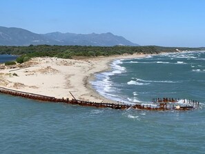 Beach nearby - New Beach and family fun (Linguizzetta)