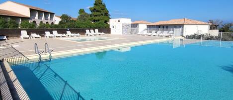 Outdoor pool, a heated pool