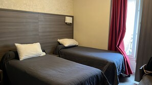Classic Twin Room | Desk, soundproofing, free WiFi, bed sheets