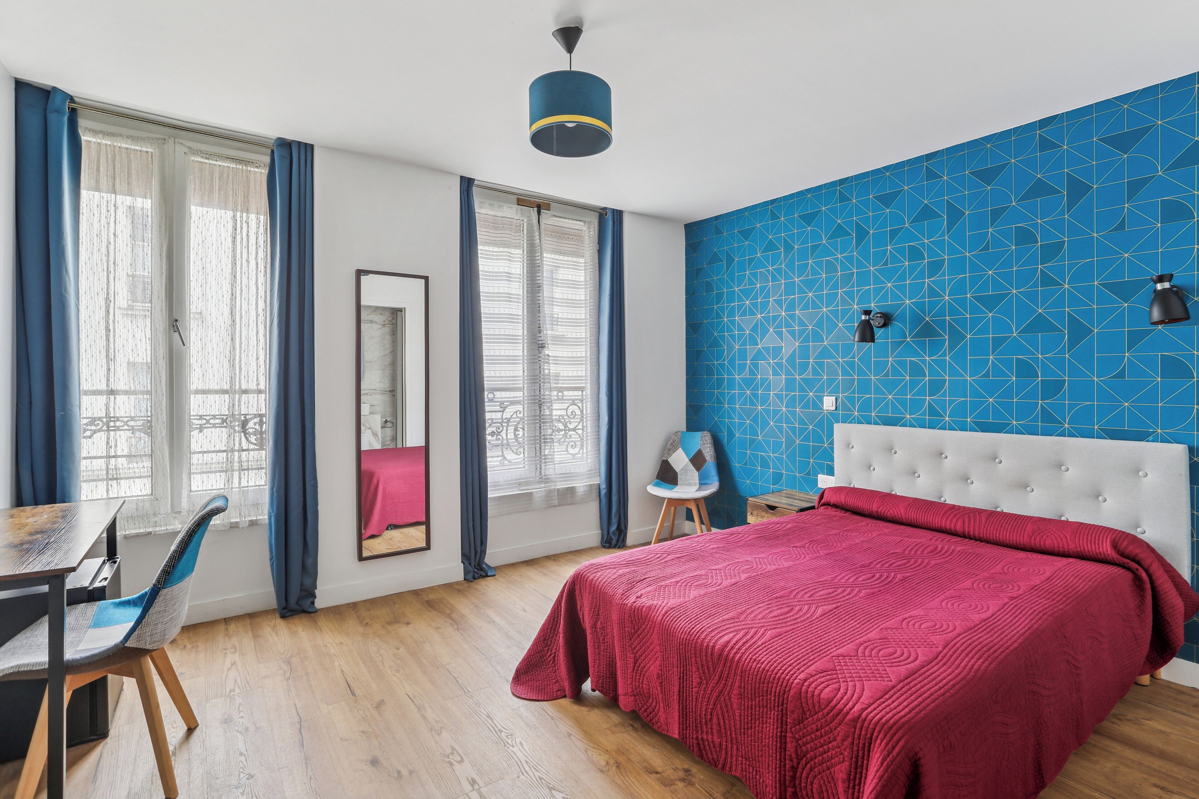 Bureau, chambres insonorisées, Wi-Fi gratuit, draps fournis