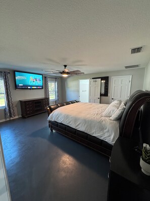 4 chambres, fer et planche à repasser, Wi-Fi, draps fournis