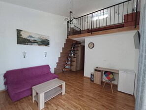 Maison, 1 chambre, fumeurs, balcon | Salle de séjour