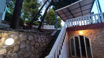 House, 1 Bedroom, Smoking, Balcony | Exterior