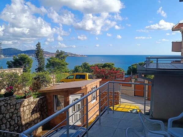 Apartemen, 3 kamar tidur, Boleh Merokok, balkon | Pemandangan dari properti