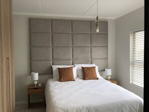 2 bedrooms, in-room safe, iron/ironing board, free WiFi