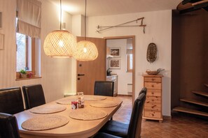 Dining - Serene 3-bedroom house by the Bohinj Lake with WiFi (Bohinjska Bistrica)