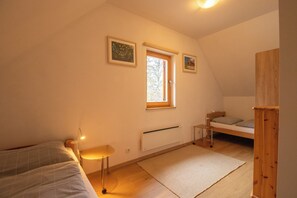 3 chambres, fer et planche à repasser, lit parapluie, Wi-Fi gratuit