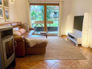 Smart TV, fireplace, books - Serene 3-bedroom house by the Bohinj Lake with WiFi (Bohinjska Bistrica)