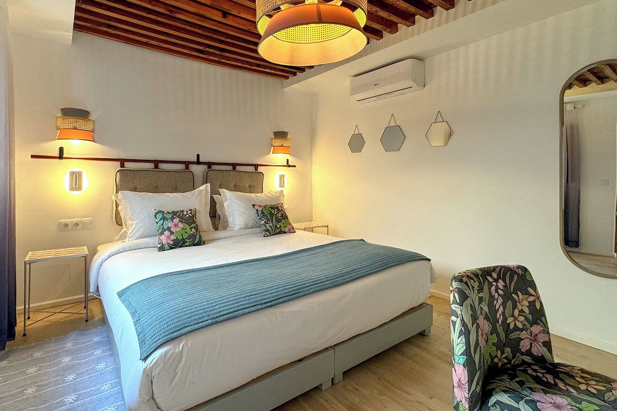 Classic Twin Room | Free WiFi, bed sheets