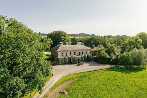 Honey Meadow - Six Bedroom Villa, Sleeps 12