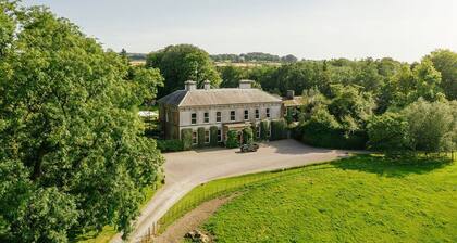 Honey Meadow - Six Bedroom Villa, Sleeps 12