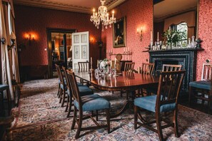 تناول الطعام