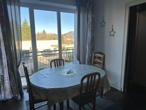 Dining - VILLAGE HOUSE near LAC DE VASSIVIERE (Peyrat-le-Château)