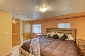 1 bedroom, WiFi, bed sheets - Private 1 bedroom Hilltop Apartment near skiing, Deadwood, & 4X4 Trails (Lead)